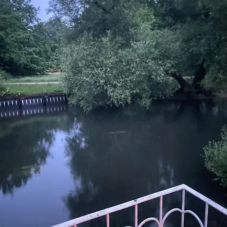 בית אירוח Stort Vaerelse Udlejes I Herskabslejlighed Midt I By אודנזה