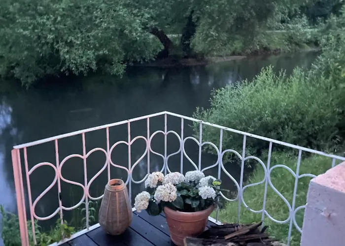 Stort Vaerelse Udlejes I Herskabslejlighed Midt I By Rum i privatbostad *